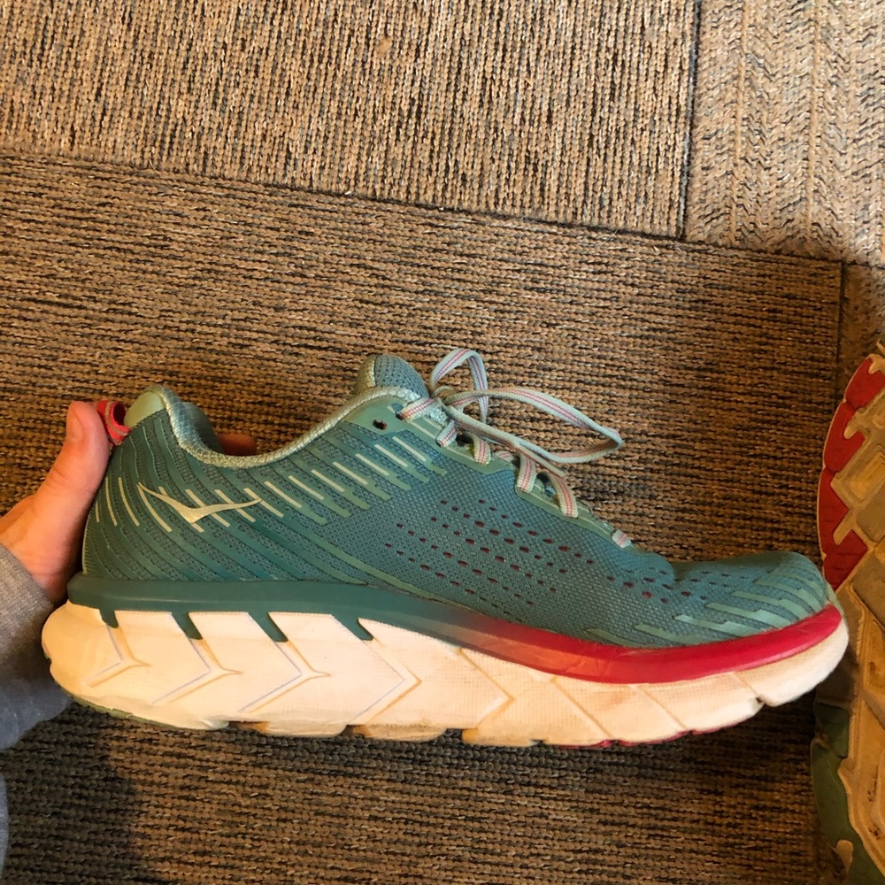 Hoka Clifton 5 - Size 8